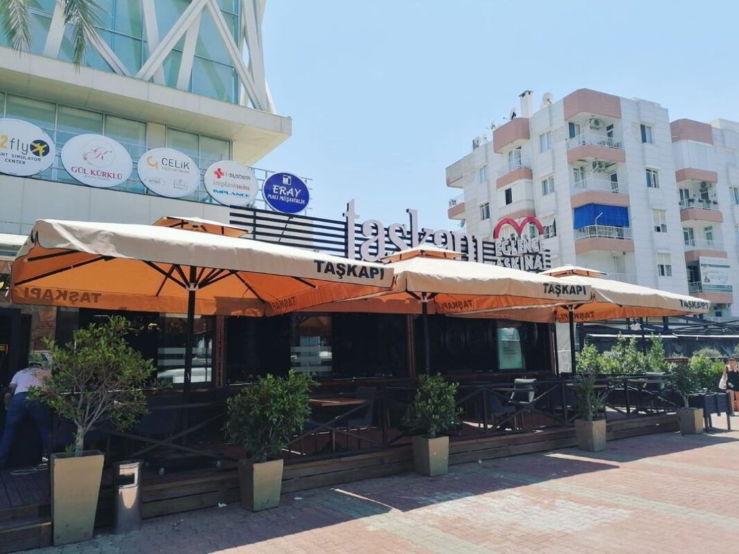 Taşkapı Lara Meyhanesi